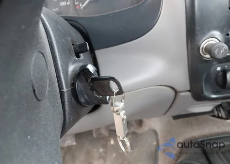 1996 Ford Ranger z USA, uszkodzony, nr VIN 1FTCR10A1TUC51320